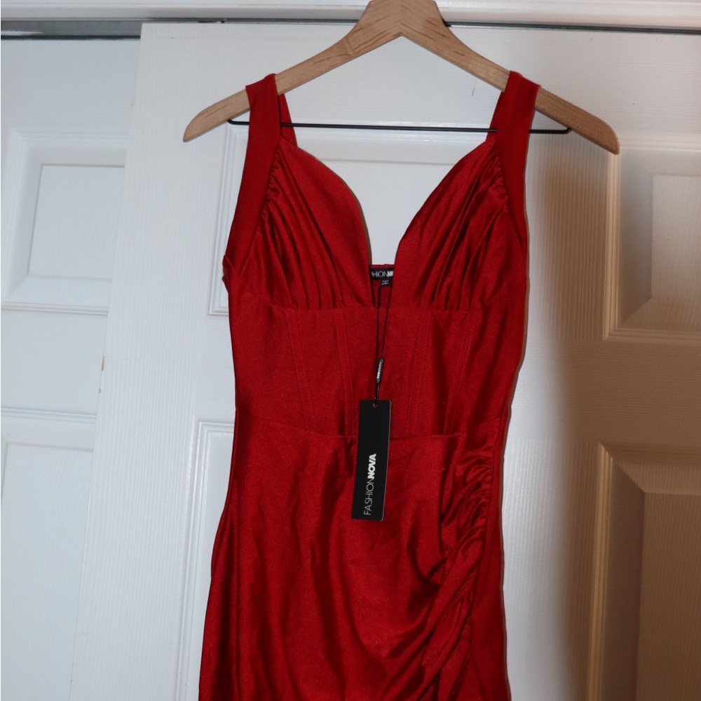 Fashion Nova Red Ruched Bodycon Dress Sweetheart Neckline